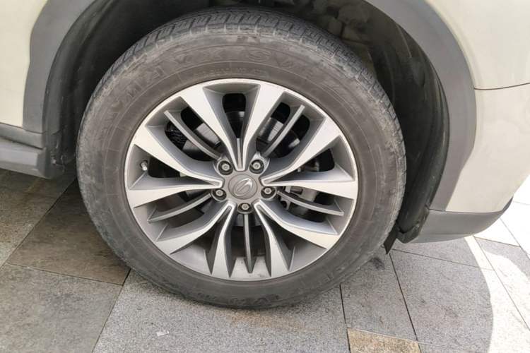 Used GAC Trumpchi GS8 2017 320T Two-Wheel Drive Luxury Smart Connectivity Version (7 Seats) Right Front Wheel Hub