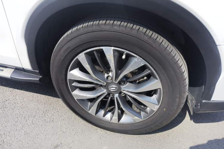 Used GAC Trumpchi GS8 2017 320T Four-Wheel Drive Luxury Smart Connectivity Version (7 Seats) Right Front Wheel Hub