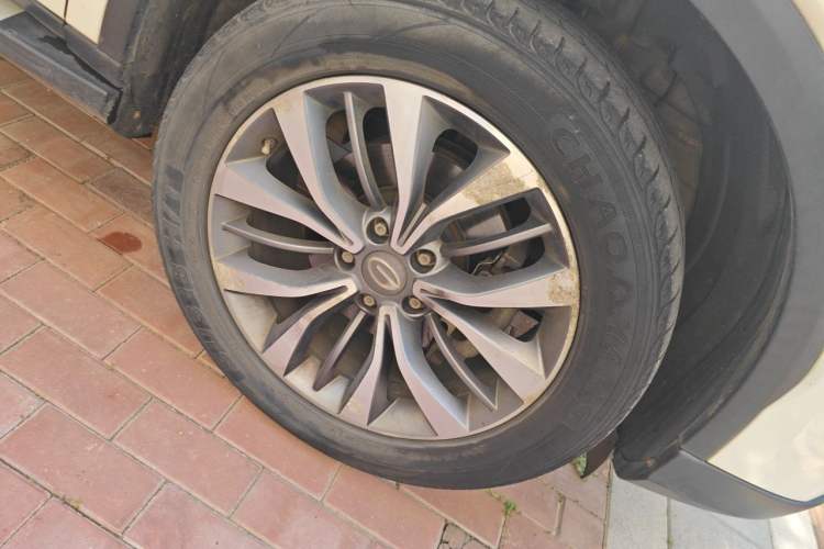 Used GAC Trumpchi GS8 2017 320T Two-Wheel Drive Luxury Smart Connectivity Version (7 Seats) Right Front Wheel Hub