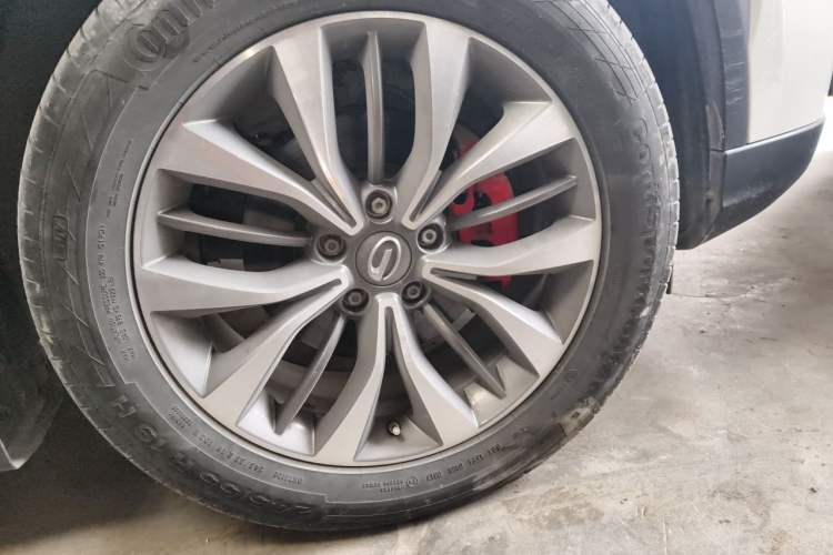 Used GAC Trumpchi GS8 2017 320T Two-Wheel Drive Luxury Smart Connectivity Version (7 Seats) Right Front Wheel Hub