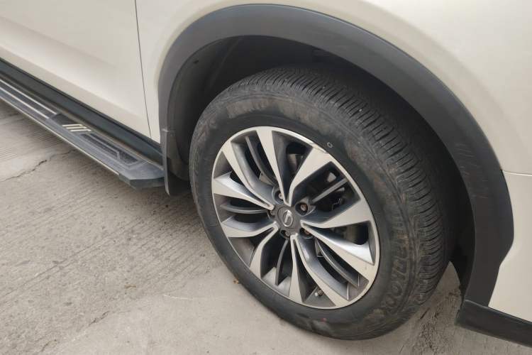 Used GAC Trumpchi GS8 2017 320T Two-Wheel Drive Luxury Smart Connectivity Version (7 Seats) Right Front Wheel Hub