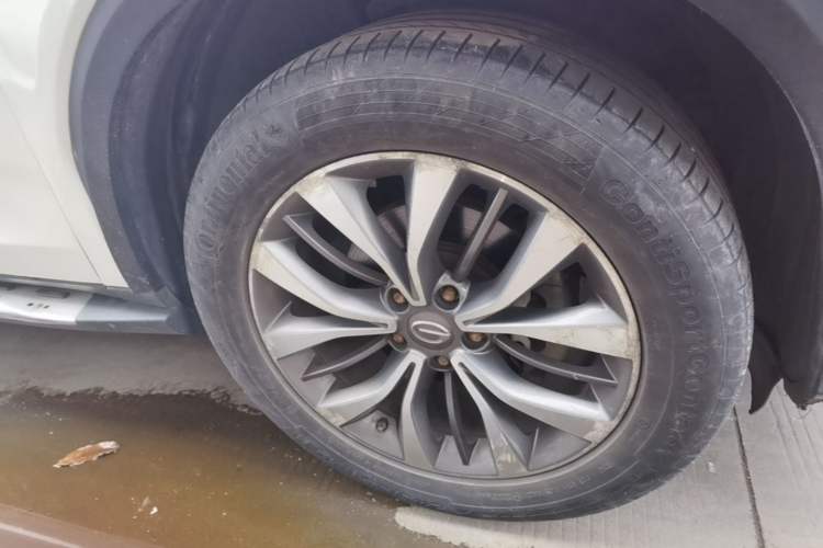 Used GAC Trumpchi GS8 2017 320T Two-Wheel Drive Luxury Smart Connectivity Version (7 Seats) Right Front Wheel Hub