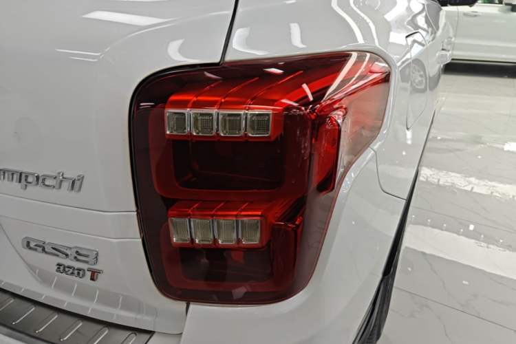 Used GAC Trumpchi GS8 2017 320T Two-Wheel Drive Luxury Smart Connectivity Version (7 Seats) Right Rear Taillight