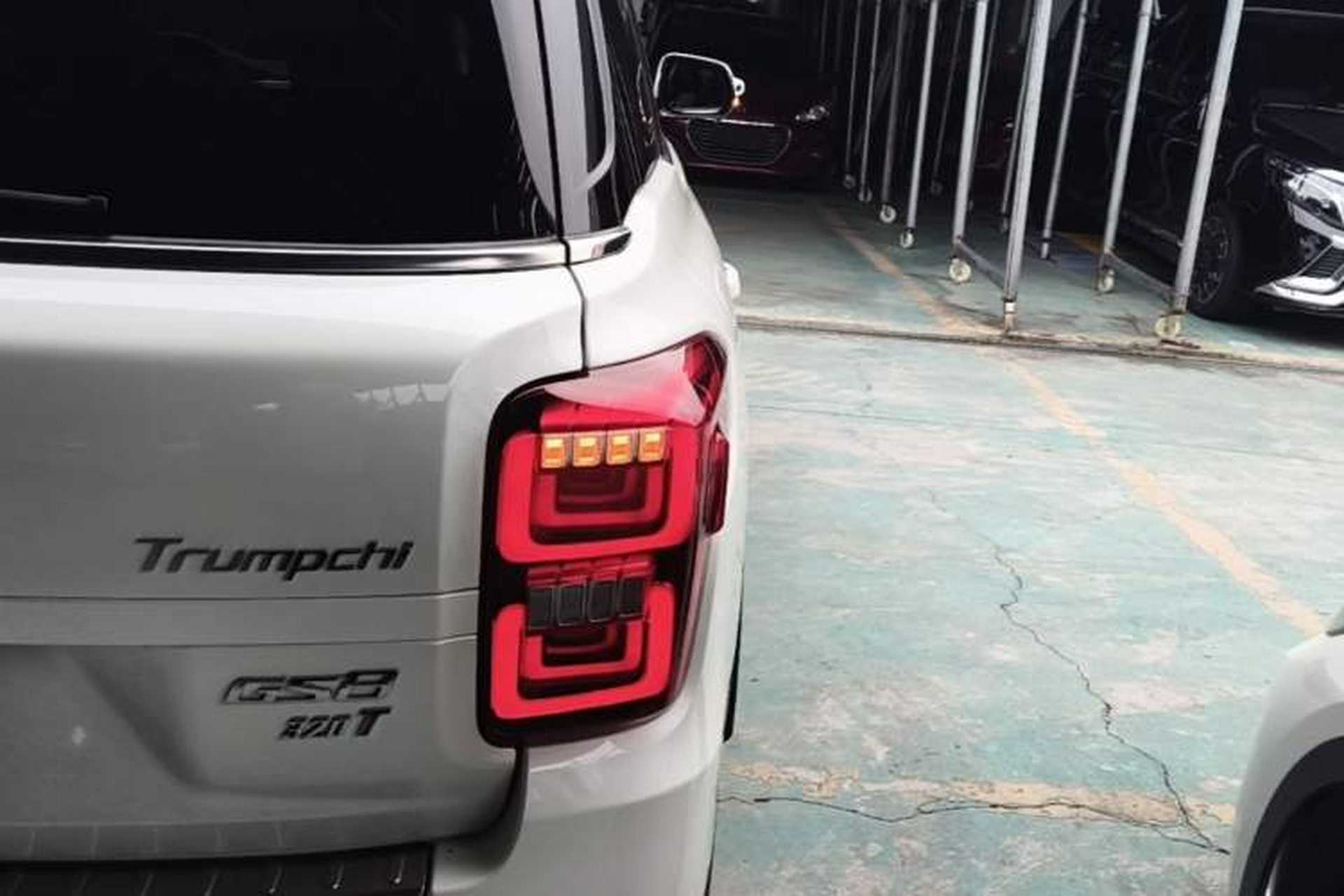 Used GAC Trumpchi GS8 2017 320T Two-Wheel Drive Luxury Smart Connectivity Version (7 Seats) Right Rear Taillight