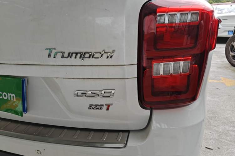Used GAC Trumpchi GS8 2017 320T Two-Wheel Drive Luxury Smart Connectivity Version (7 Seats) Right Rear Taillight