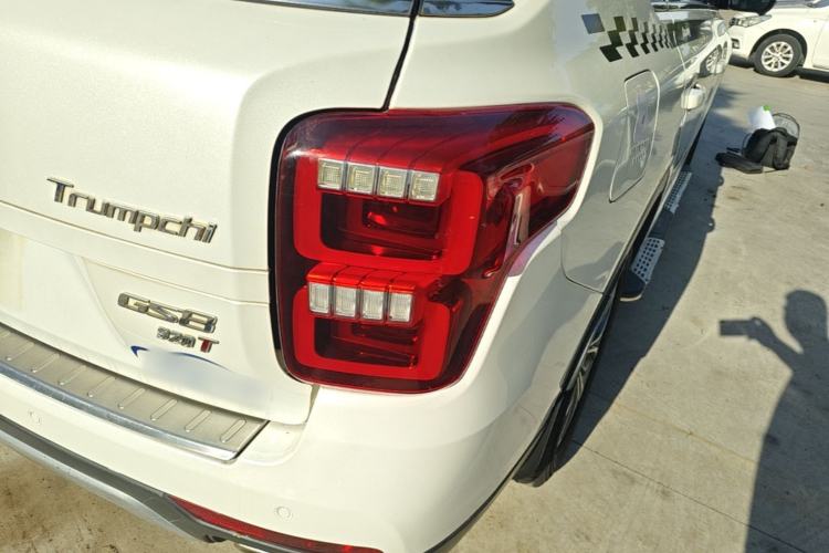 Used GAC Trumpchi GS8 2017 320T Two-Wheel Drive Luxury Smart Connectivity Version (7 Seats) Right Rear Taillight