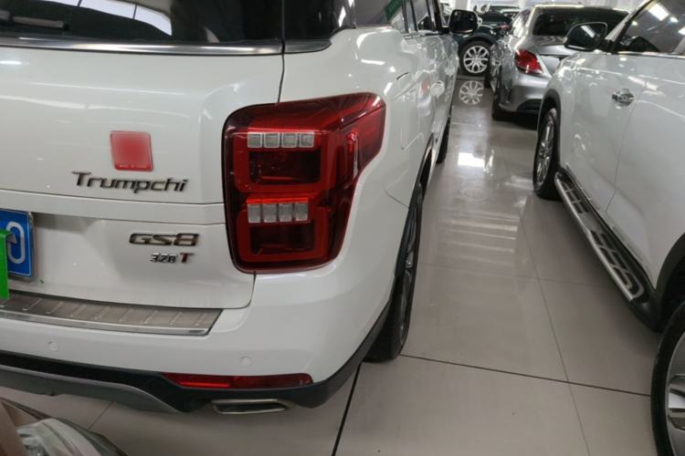 Used GAC Trumpchi GS8 2017 320T Two-Wheel Drive Luxury Smart Connectivity Version (7 Seats) Right Rear Taillight