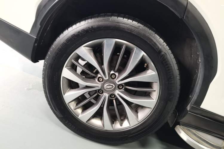 Used GAC Trumpchi GS8 2017 320T Two-Wheel Drive Luxury Smart Connectivity Version (7 Seats) Right Rear Wheel Hub