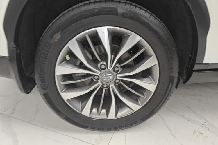 Used GAC Trumpchi GS8 2017 320T Two-Wheel Drive Luxury Smart Connectivity Version (7 Seats) Right Rear Wheel Hub