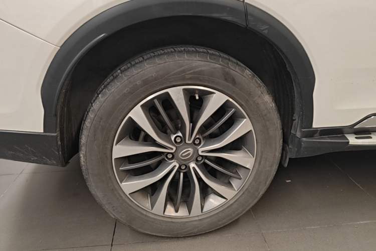 Used GAC Trumpchi GS8 2017 320T Two-Wheel Drive Luxury Smart Connectivity Version (7 Seats) Right Rear Wheel Hub
