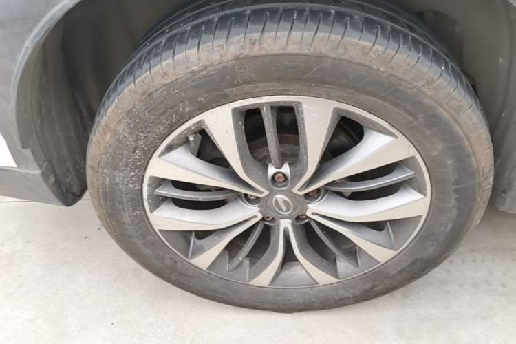 Used GAC Trumpchi GS8 2017 320T Two-Wheel Drive Luxury Smart Connectivity Version (7 Seats) Right Rear Wheel Hub
