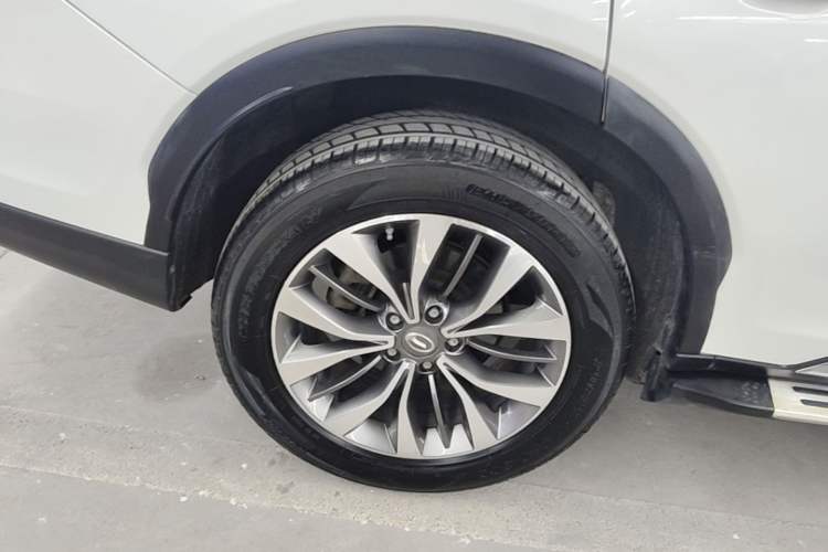 Used GAC Trumpchi GS8 2017 320T Two-Wheel Drive Luxury Smart Connectivity Version (7 Seats) Right Rear Wheel Hub