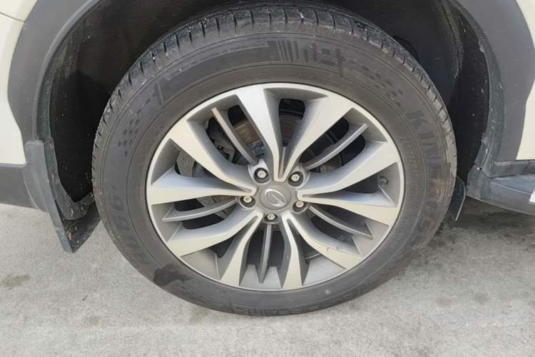 Used GAC Trumpchi GS8 2017 320T Two-Wheel Drive Luxury Smart Connectivity Version (7 Seats) Right Rear Wheel Hub