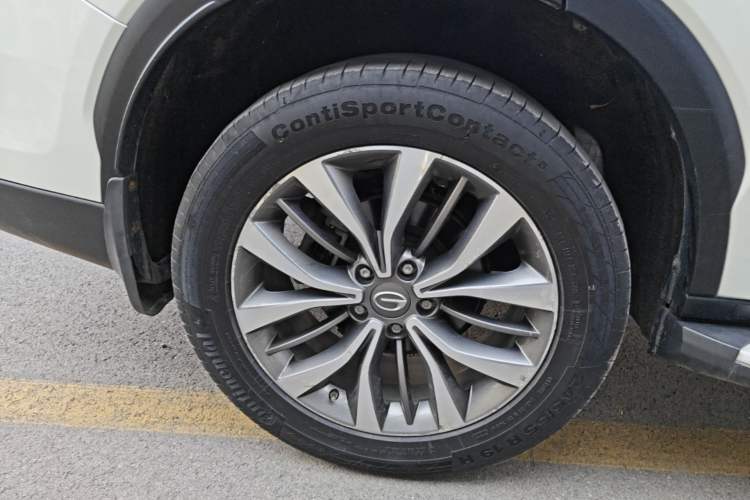 Used GAC Trumpchi GS8 2017 320T Two-Wheel Drive Luxury Smart Connectivity Version (7 Seats) Right Rear Wheel Hub