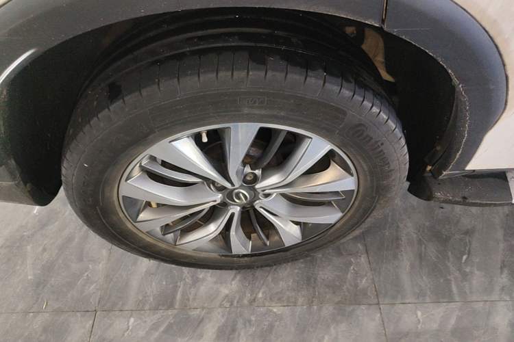 Used GAC Trumpchi GS8 2017 320T Two-Wheel Drive Luxury Smart Connectivity Version (7 Seats) Right Rear Wheel Hub