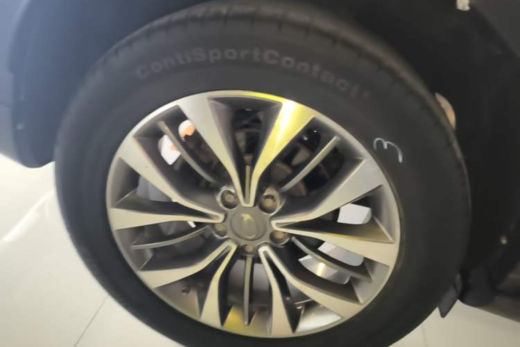 Used GAC Trumpchi GS8 2017 320T Four-Wheel Drive Luxury Smart Connectivity Version (7 Seats) Right Rear Wheel Hub