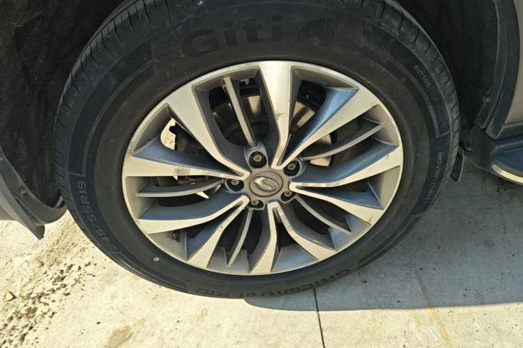 Used GAC Trumpchi GS8 2017 320T Two-Wheel Drive Luxury Smart Connectivity Version (7 Seats) Right Rear Wheel Hub