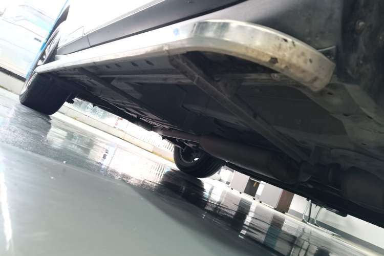 Used GAC Trumpchi GS8 2017 320T Two-Wheel Drive Luxury Smart Connectivity Version (7 Seats) Right Side Sill