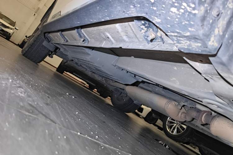 Used GAC Trumpchi GS8 2017 320T Two-Wheel Drive Luxury Smart Connectivity Version (7 Seats) Right Side Sill