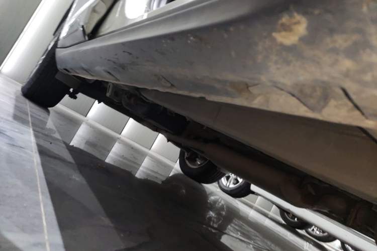Used GAC Trumpchi GS8 2017 320T Two-Wheel Drive Luxury Edition (7 Seats) Right Side Sill