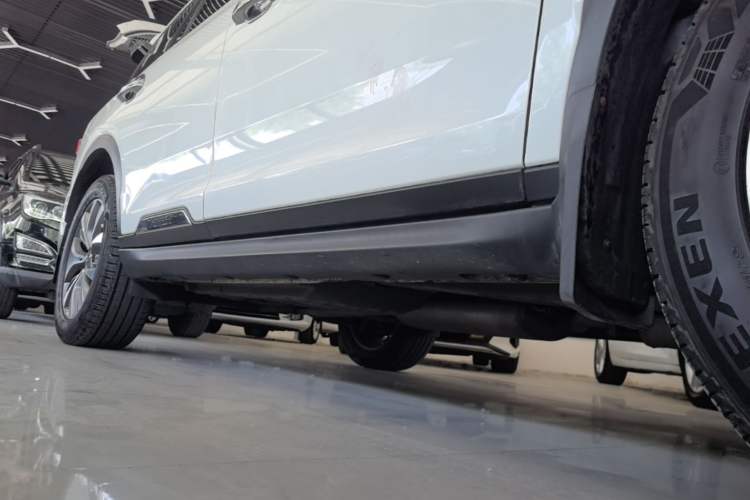 Used GAC Trumpchi GS8 2017 320T Two-Wheel Drive Luxury Smart Connectivity Version (7 Seats) Right Side Sill