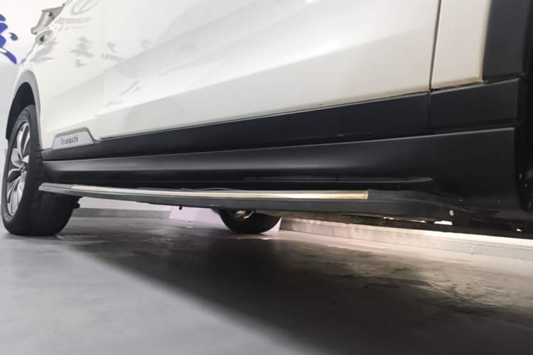 Used GAC Trumpchi GS8 2017 320T Two-Wheel Drive Luxury Smart Connectivity Version (7 Seats) Right Side Sill