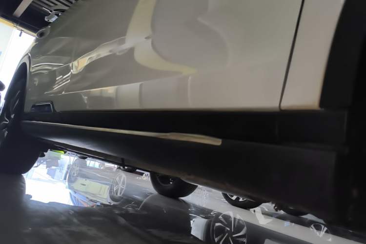 Used GAC Trumpchi GS8 2017 320T Four-Wheel Drive Luxury Smart Connectivity Version (7 Seats) Right Side Sill