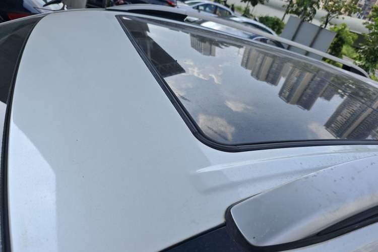 Used GAC Trumpchi GS8 2017 320T Two-Wheel Drive Luxury Smart Connectivity Version (7 Seats) Roof
