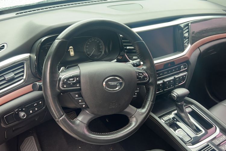 Used GAC Trumpchi GS8 2017 320T Two-Wheel Drive Luxury Smart Connectivity Version (7 Seats) Steering Wheel