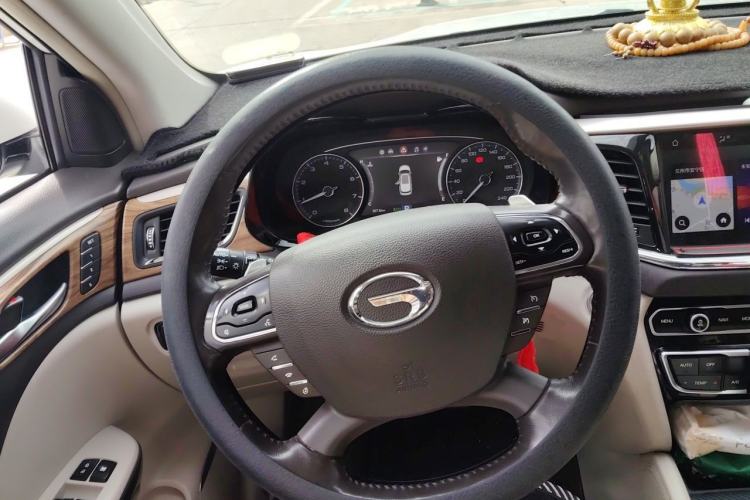 Used GAC Trumpchi GS8 2017 320T Two-Wheel Drive Luxury Smart Connectivity Version (7 Seats) Steering Wheel