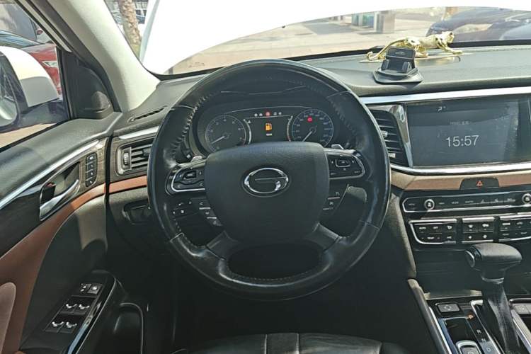 Used GAC Trumpchi GS8 2017 320T Two-Wheel Drive Luxury Smart Connectivity Version (7 Seats) Steering Wheel