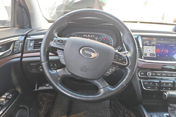 Used GAC Trumpchi GS8 2017 320T Two-Wheel Drive Luxury Smart Connectivity Version (7 Seats) Steering Wheel