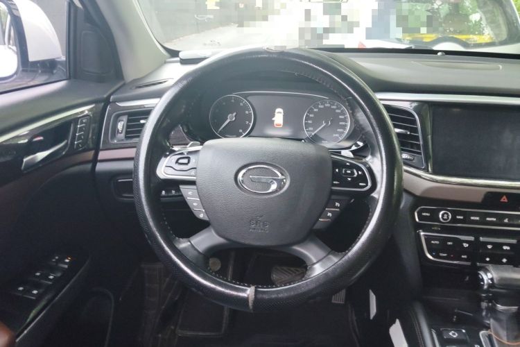 Used GAC Trumpchi GS8 2017 320T Two-Wheel Drive Luxury Smart Connectivity Version (7 Seats) Steering Wheel
