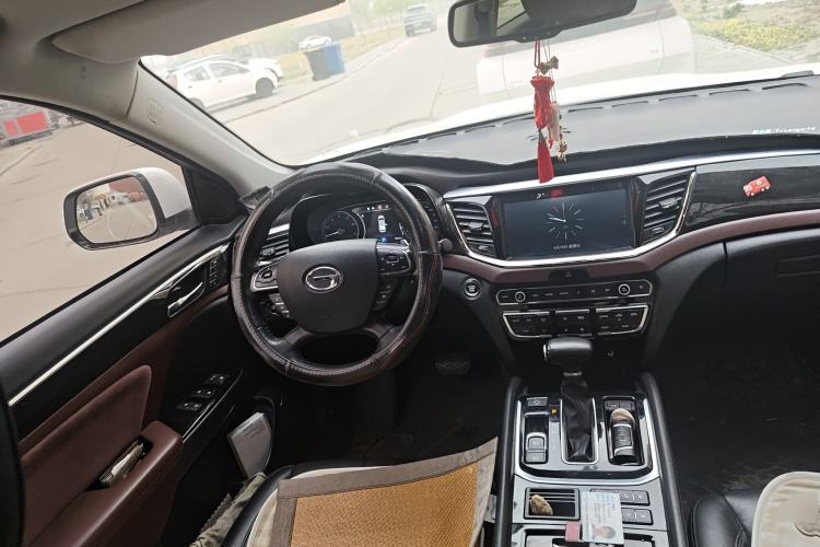 Used GAC Trumpchi GS8 2017 320T Two-Wheel Drive Luxury Smart Connectivity Version (7 Seats) Steering Wheel