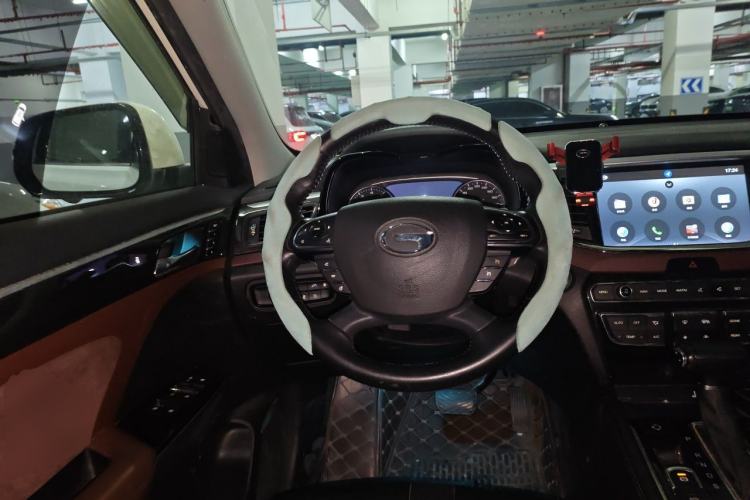 Used GAC Trumpchi GS8 2017 320T Two-Wheel Drive Luxury Smart Connectivity Version (7 Seats) Steering Wheel