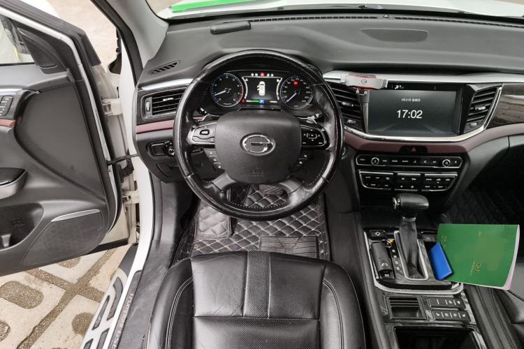 Used GAC Trumpchi GS8 2017 320T Two-Wheel Drive Luxury Smart Connectivity Version (7 Seats) Steering Wheel