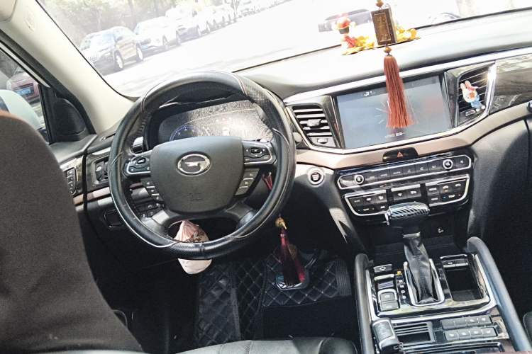 Used GAC Trumpchi GS8 2017 320T Two-Wheel Drive Luxury Smart Connectivity Version (7 Seats) Steering Wheel