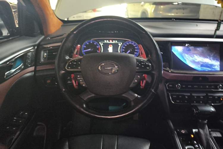 Used GAC Trumpchi GS8 2017 320T Two-Wheel Drive Luxury Smart Connectivity Version (7 Seats) Steering Wheel