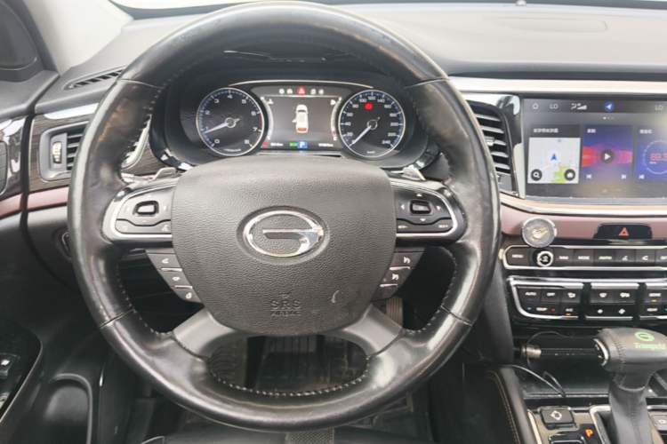 Used GAC Trumpchi GS8 2017 320T Two-Wheel Drive Luxury Smart Connectivity Version (7 Seats) Steering Wheel