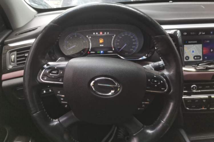 Used GAC Trumpchi GS8 2017 320T Two-Wheel Drive Luxury Smart Connectivity Version (7 Seats) Steering Wheel