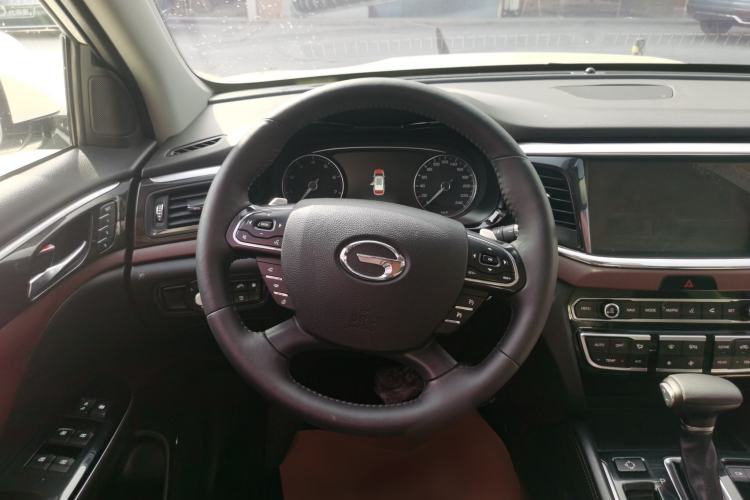 Used GAC Trumpchi GS8 2017 320T Two-Wheel Drive Luxury Smart Connectivity Version (7 Seats) Steering Wheel