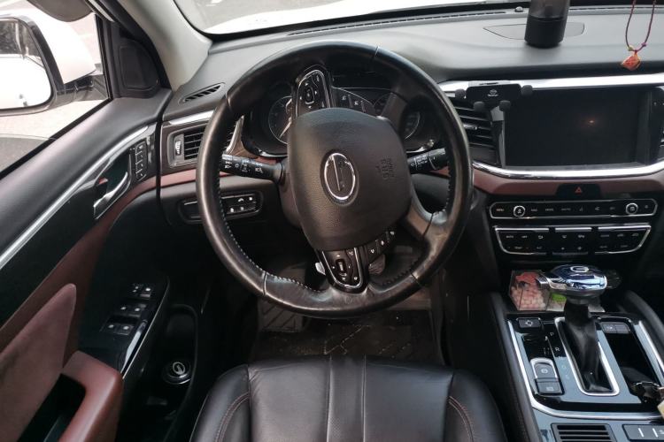 Used GAC Trumpchi GS8 2017 320T Two-Wheel Drive Luxury Smart Connectivity Version (7 Seats) Steering Wheel