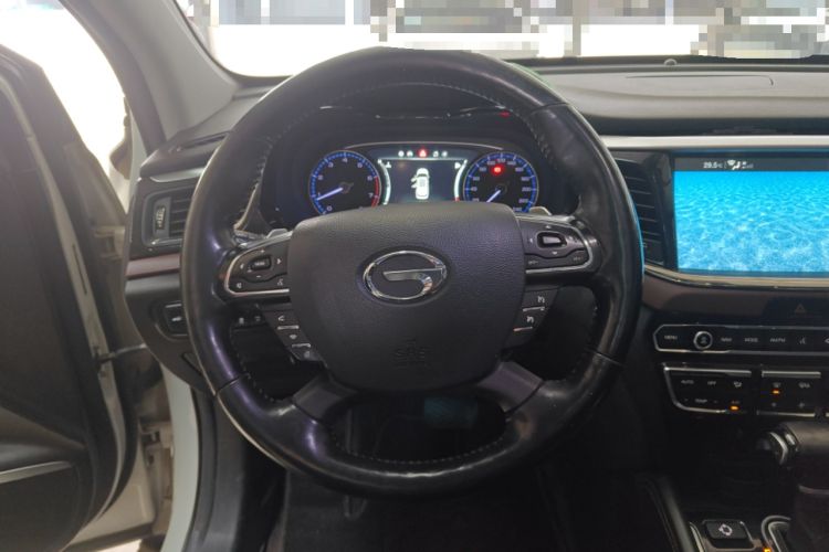 Used GAC Trumpchi GS8 2017 320T Two-Wheel Drive Luxury Smart Connectivity Version (7 Seats) Steering Wheel