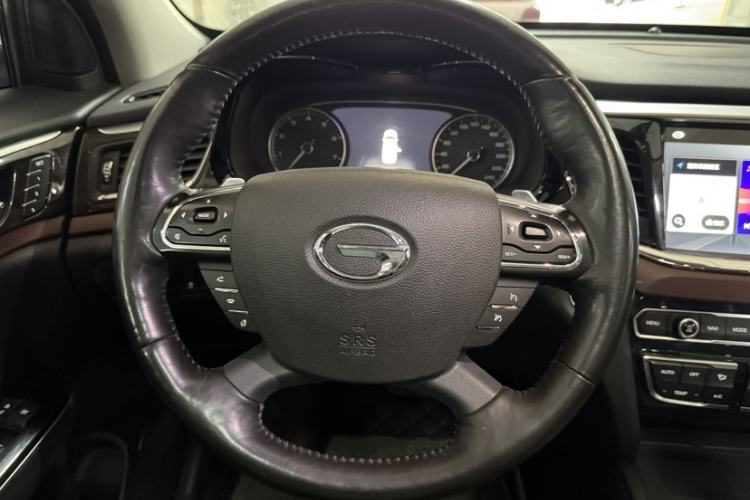 Used GAC Trumpchi GS8 2017 320T Two-Wheel Drive Luxury Smart Connectivity Version (7 Seats) Steering Wheel
