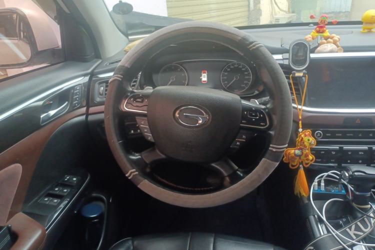 Used GAC Trumpchi GS8 2017 320T Two-Wheel Drive Luxury Smart Connectivity Version (7 Seats) Steering Wheel
