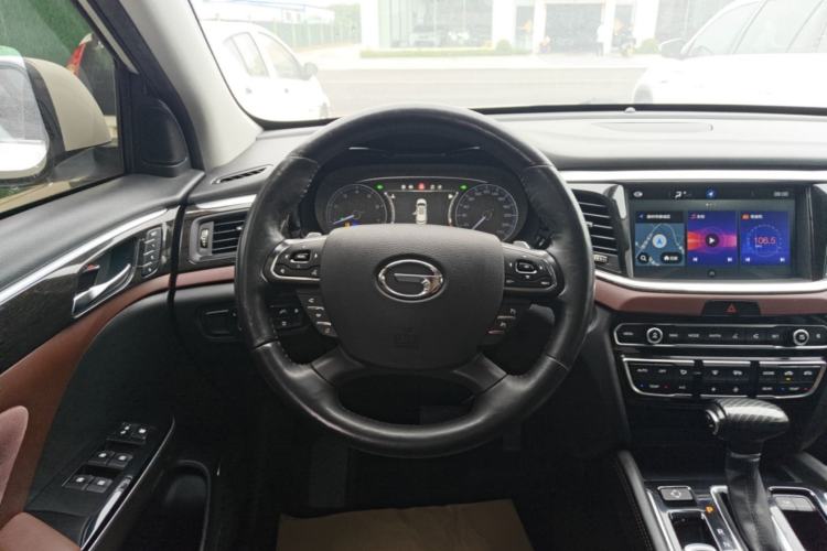 Used GAC Trumpchi GS8 2017 320T Two-Wheel Drive Luxury Smart Connectivity Version (7 Seats) Steering Wheel