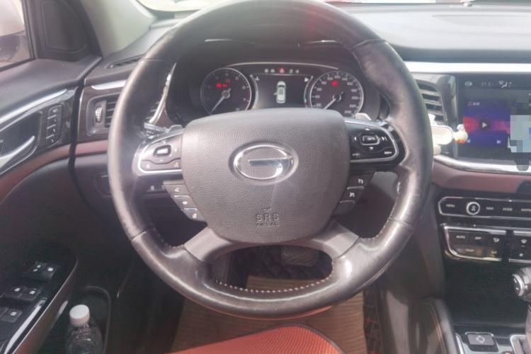 Used GAC Trumpchi GS8 2017 320T Two-Wheel Drive Luxury Smart Connectivity Version (7 Seats) Steering Wheel