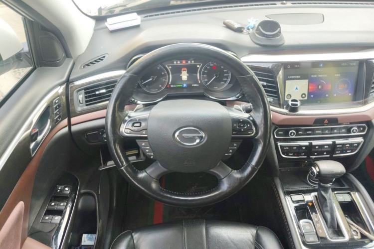 Used GAC Trumpchi GS8 2017 320T Two-Wheel Drive Luxury Smart Connectivity Version (7 Seats) Steering Wheel