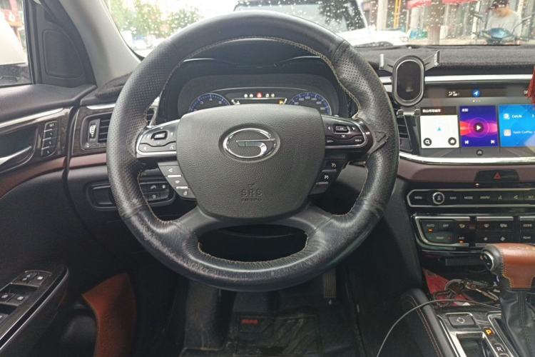 Used GAC Trumpchi GS8 2017 320T Two-Wheel Drive Luxury Smart Connectivity Version (7 Seats) Steering Wheel