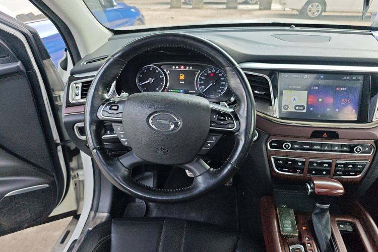 Used GAC Trumpchi GS8 2017 320T Two-Wheel Drive Luxury Smart Connectivity Version (7 Seats) Steering Wheel